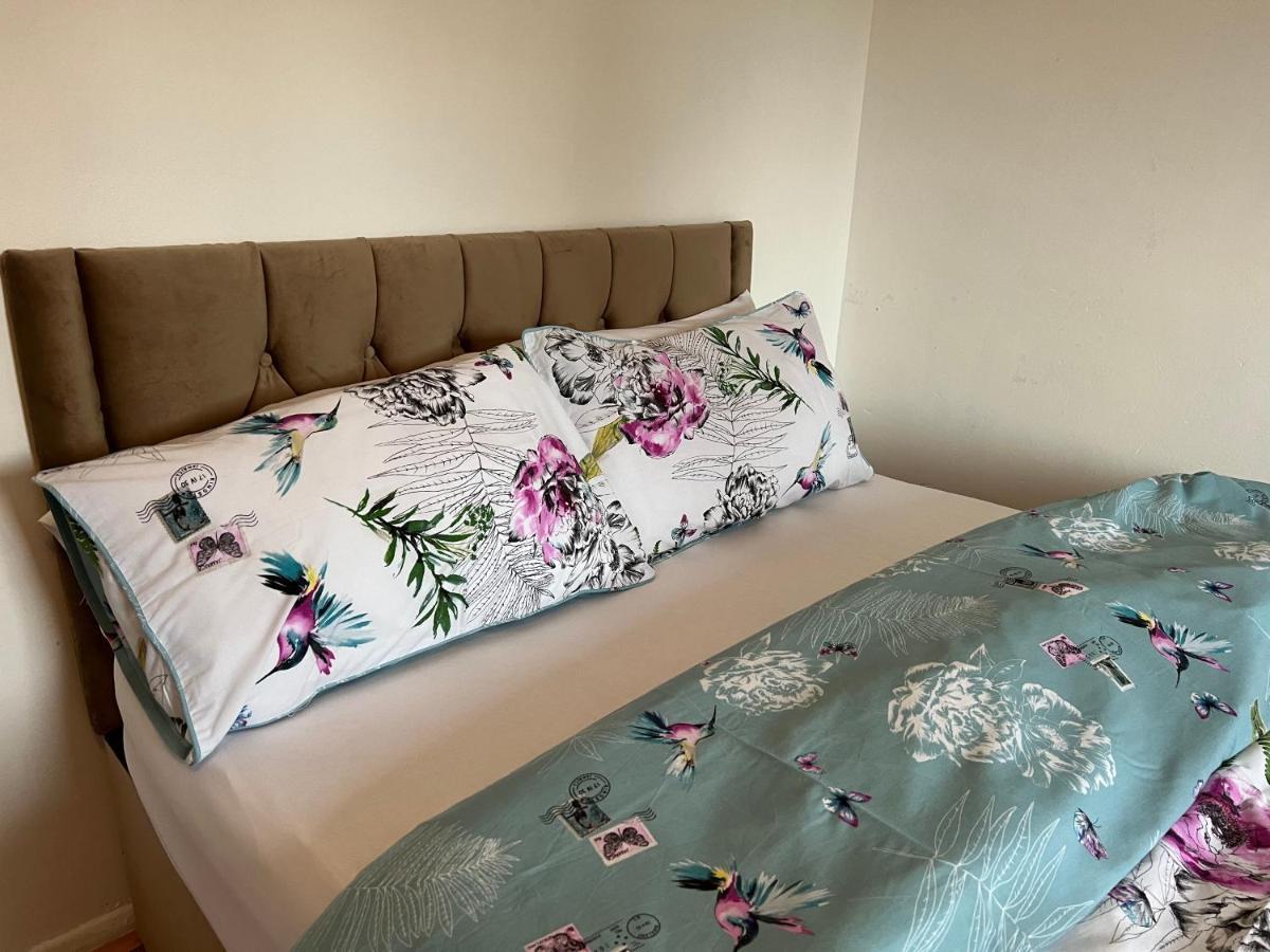 Hotel Grand Bleu - London - Next To Piccadilly Line Tube Station & Brand New Facilities Esterno foto